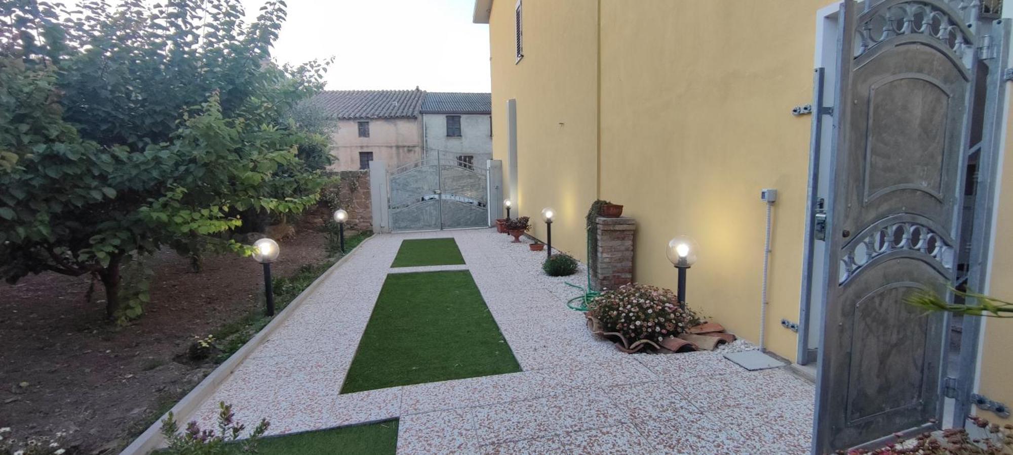 Casa Vacanze Il Giardino Villamassargia Buitenkant foto